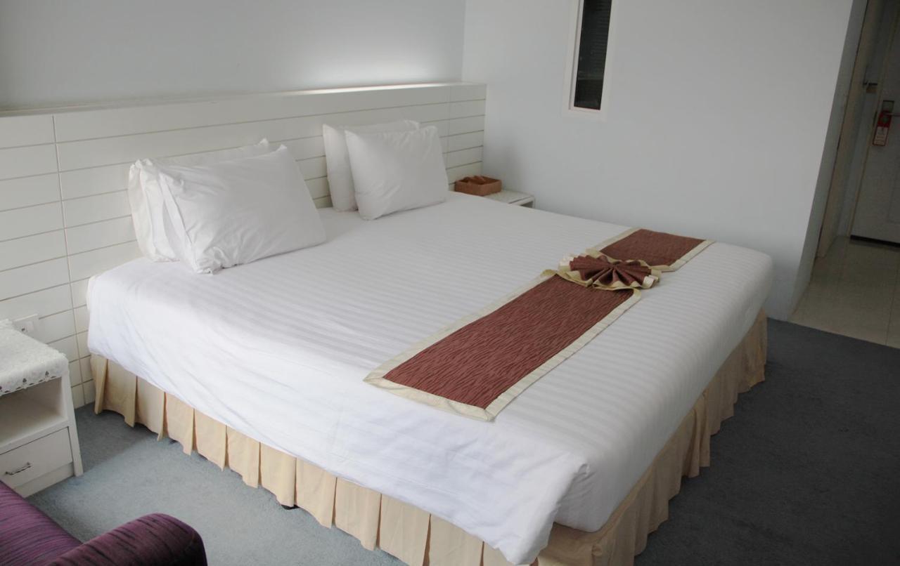 V Verve Service Apartment Hotel Chachoengsao Bagian luar foto