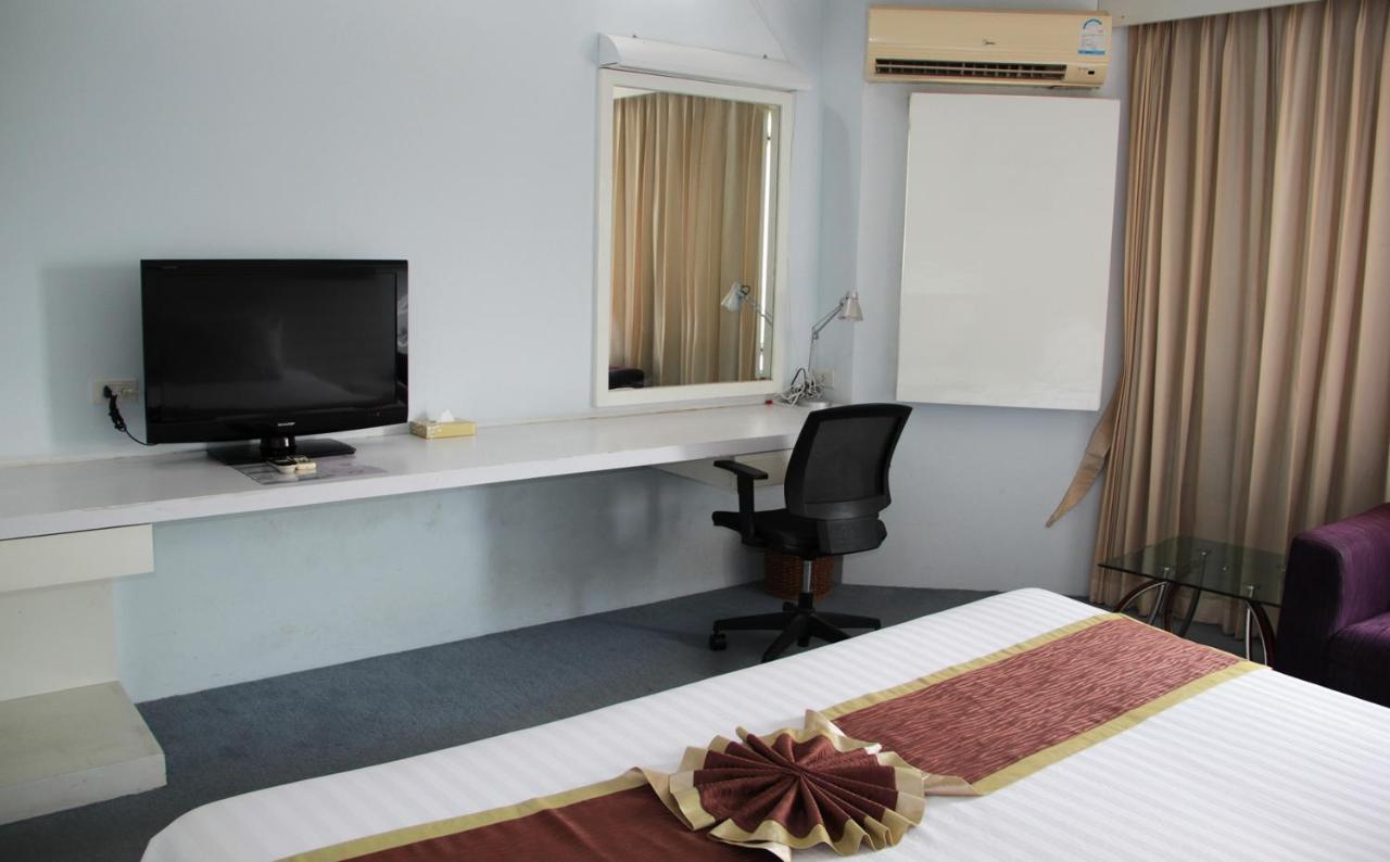 V Verve Service Apartment Hotel Chachoengsao Bagian luar foto