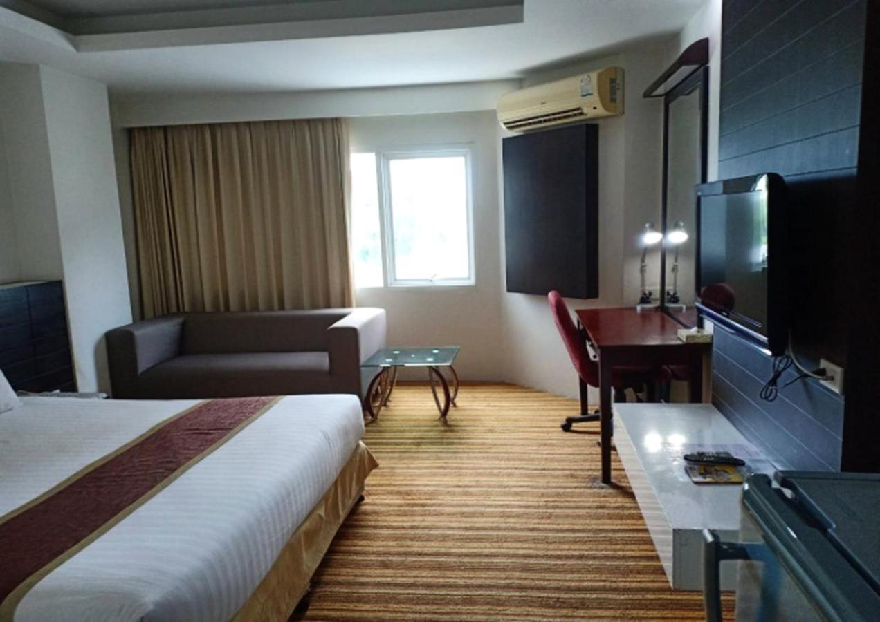 V Verve Service Apartment Hotel Chachoengsao Bagian luar foto