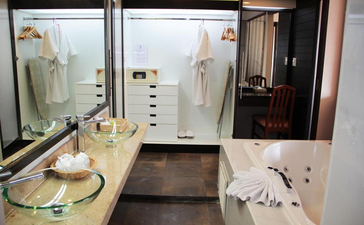 V Verve Service Apartment Hotel Chachoengsao Bagian luar foto