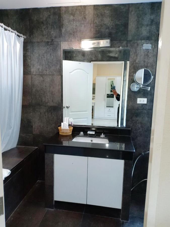 V Verve Service Apartment Hotel Chachoengsao Bagian luar foto